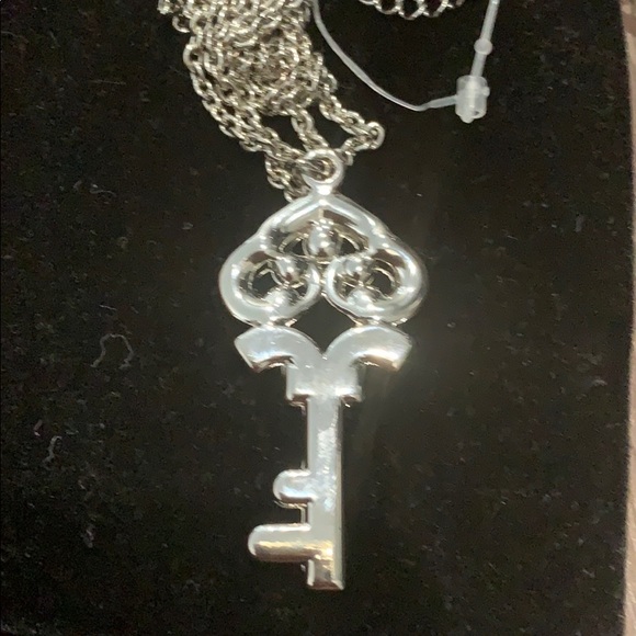 Alexander Kalifano Key Pendant - Picture 3 of 7